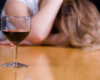 Las mujeres piden más ayuda por alcohol que los hombres